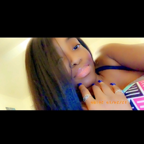 Meet your Posher, Julia - Picture 1 of 1